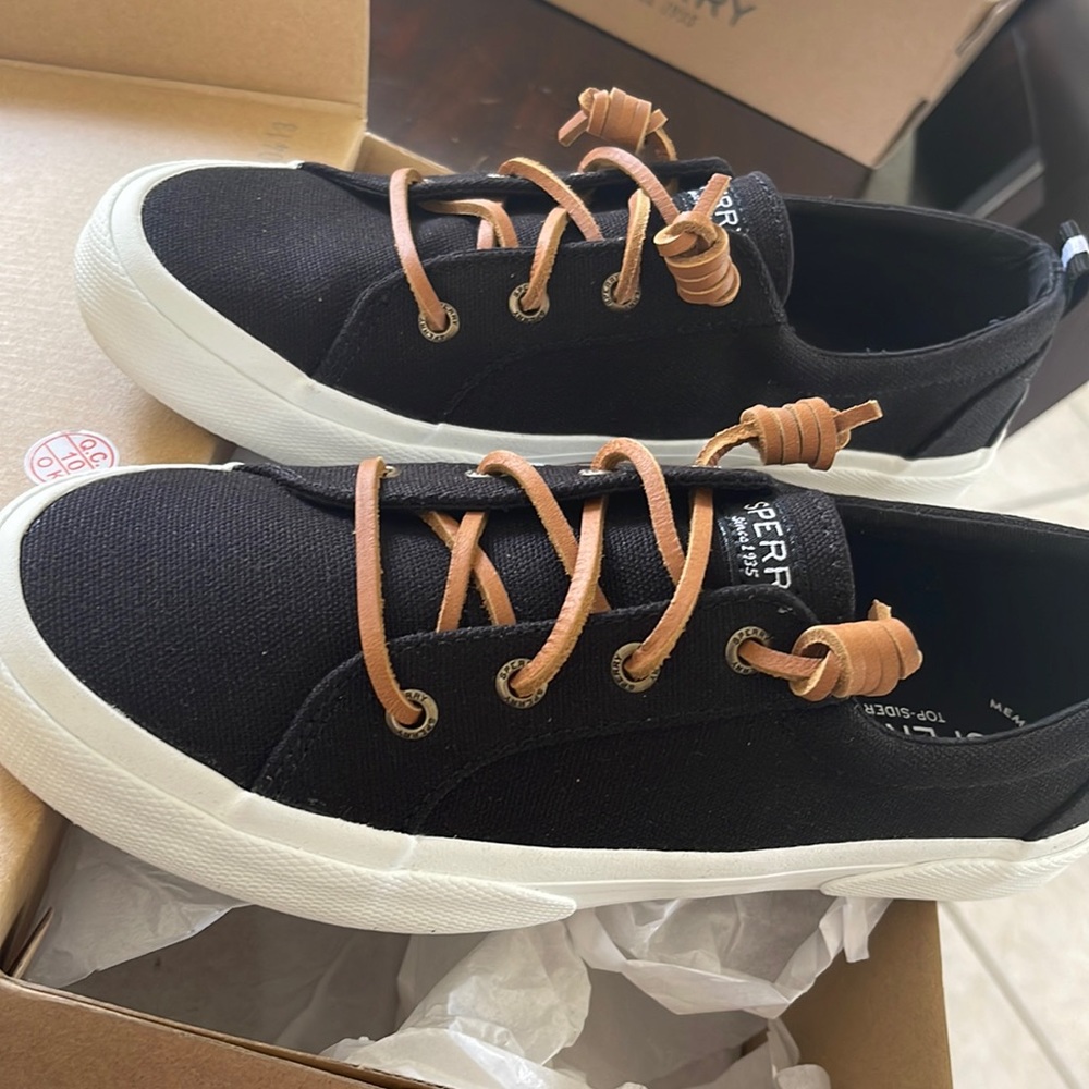 Sperry Sneakers